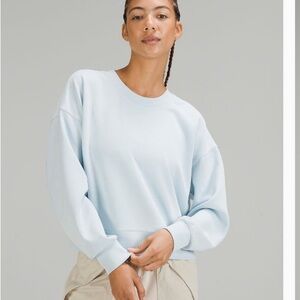 Lululemon softstreme perfectly oversized cropped crew in powder blue size 6